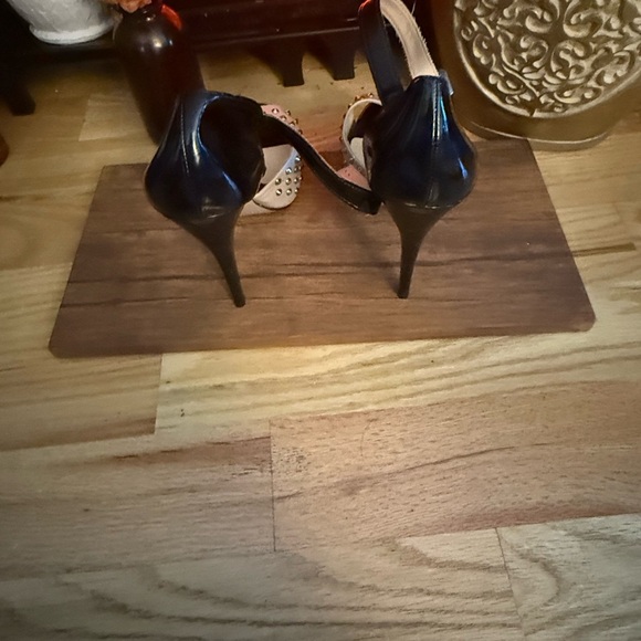 Rock Republic Studded Beige and Black Heels 4” heel - Picture 6 of 8